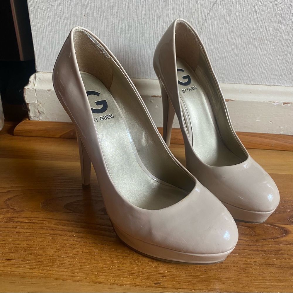 Beige Guess Closed Toe heel